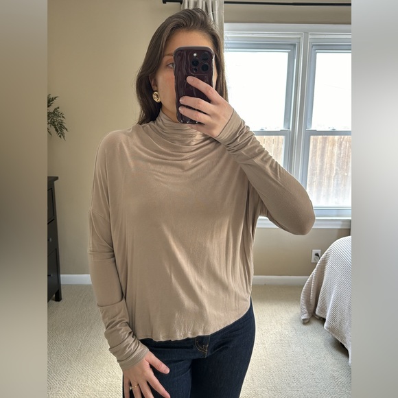 Aritzia babaton mock neck longsleeve - Picture 1 of 4